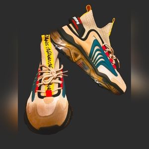 Men's Fashion Sports Sneakers. Size 42.